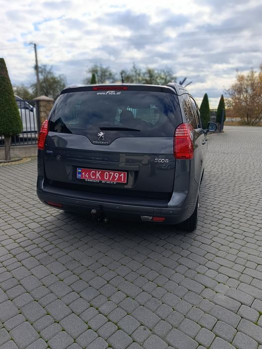 Peugeot 5008  2015 р.