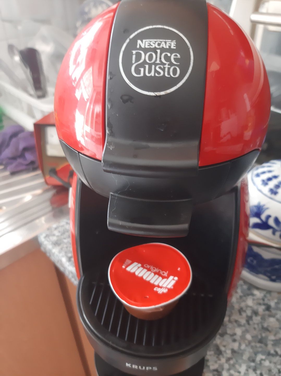 Maquina cafe dolce gusto  capsulas completa avariada