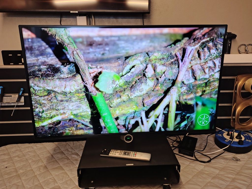 Loewe 43" 4K Smart TV DVB-T 2