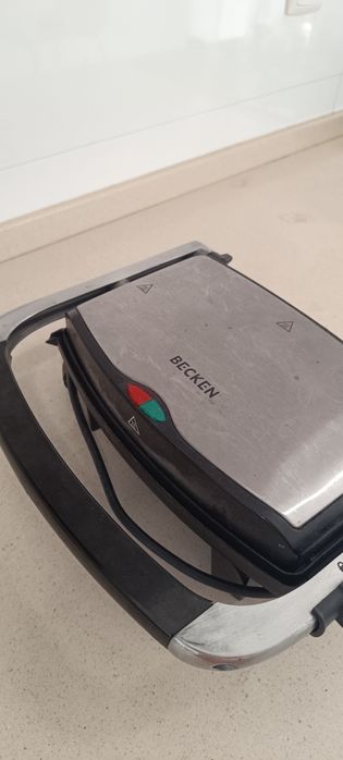 Avariada Torradeira Becken para peças ou arranjo