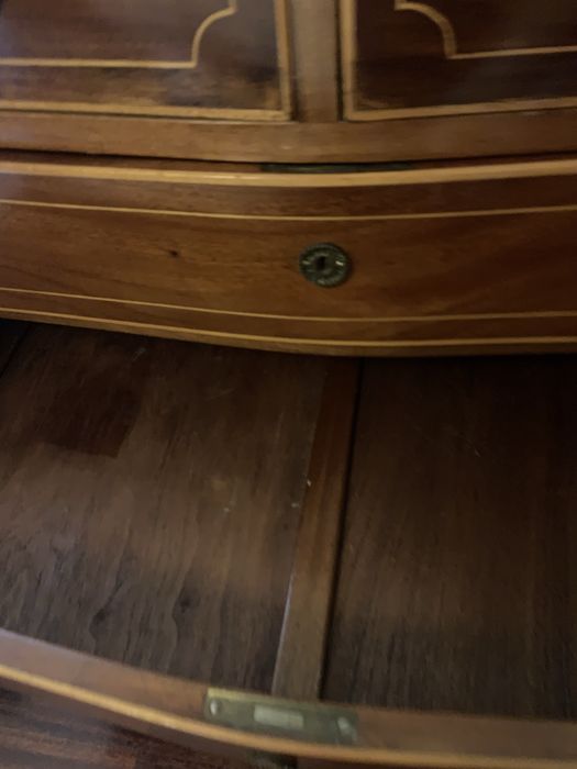 Escrivaninha antiga em madeira maciça