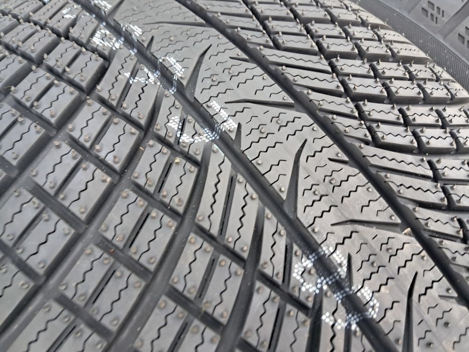 Резина зимова, НОВА, 275/40 315/35 R22 Yokohama Advan Winter V907