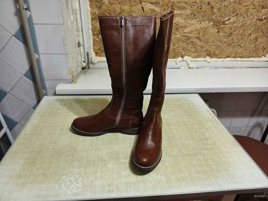 Продам женские зимние сапоги