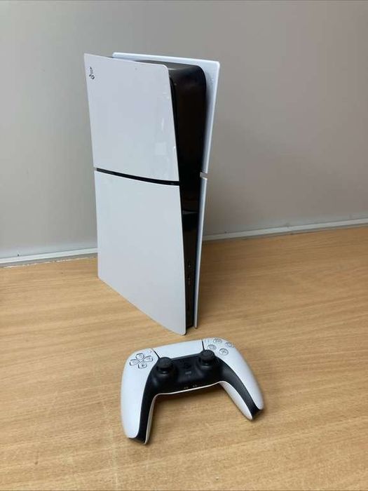 Ps5 slim Digital - Sem comando - Garantia até 2028 - RESERVADA  !!