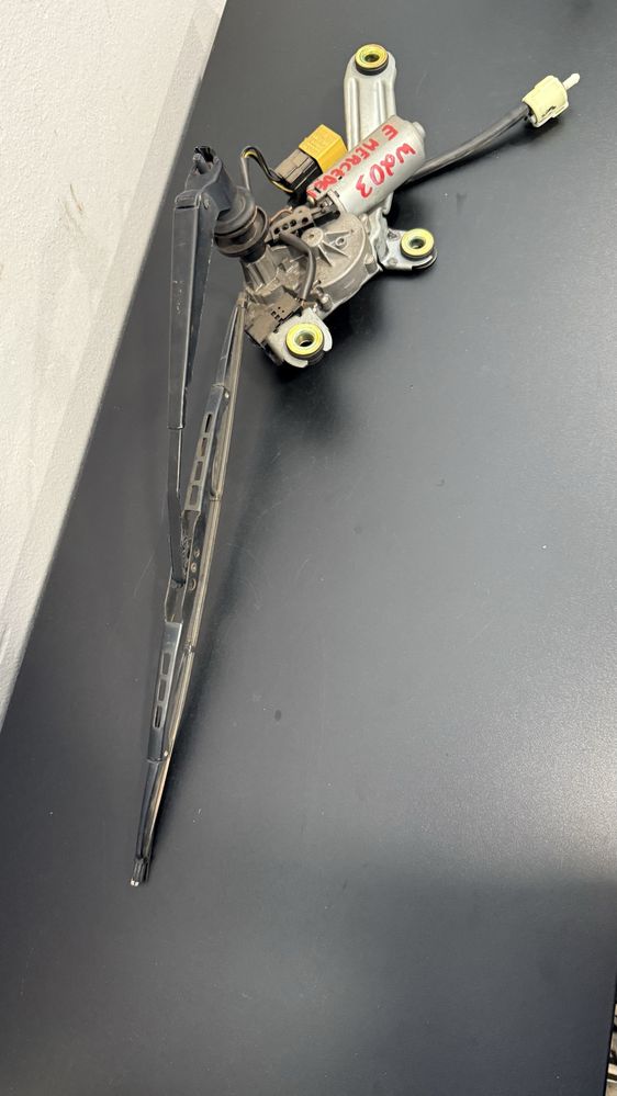 Motor das escovas traseiro Mercedes c 220 W 202