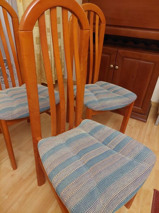 5 krzeseł drewnianych