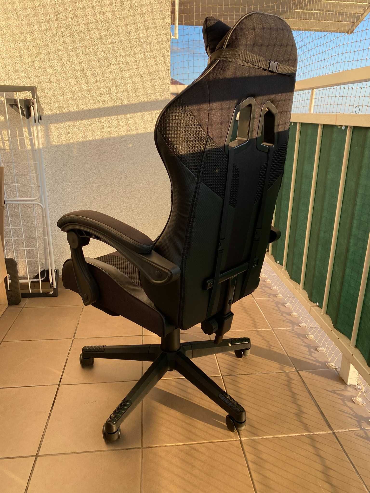 NOWY Fotel Krzesło Gamingowe Huzaro Force 4.7 Carbon Mesh