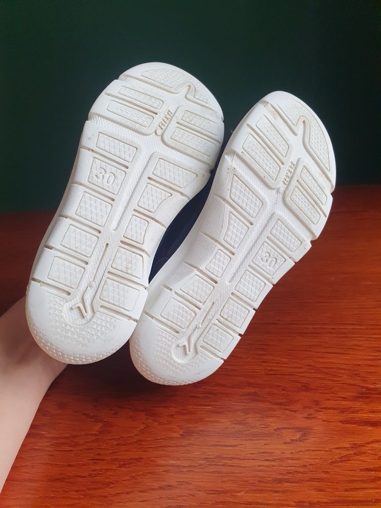 Buty sportowe, adidasy czarne r. 30