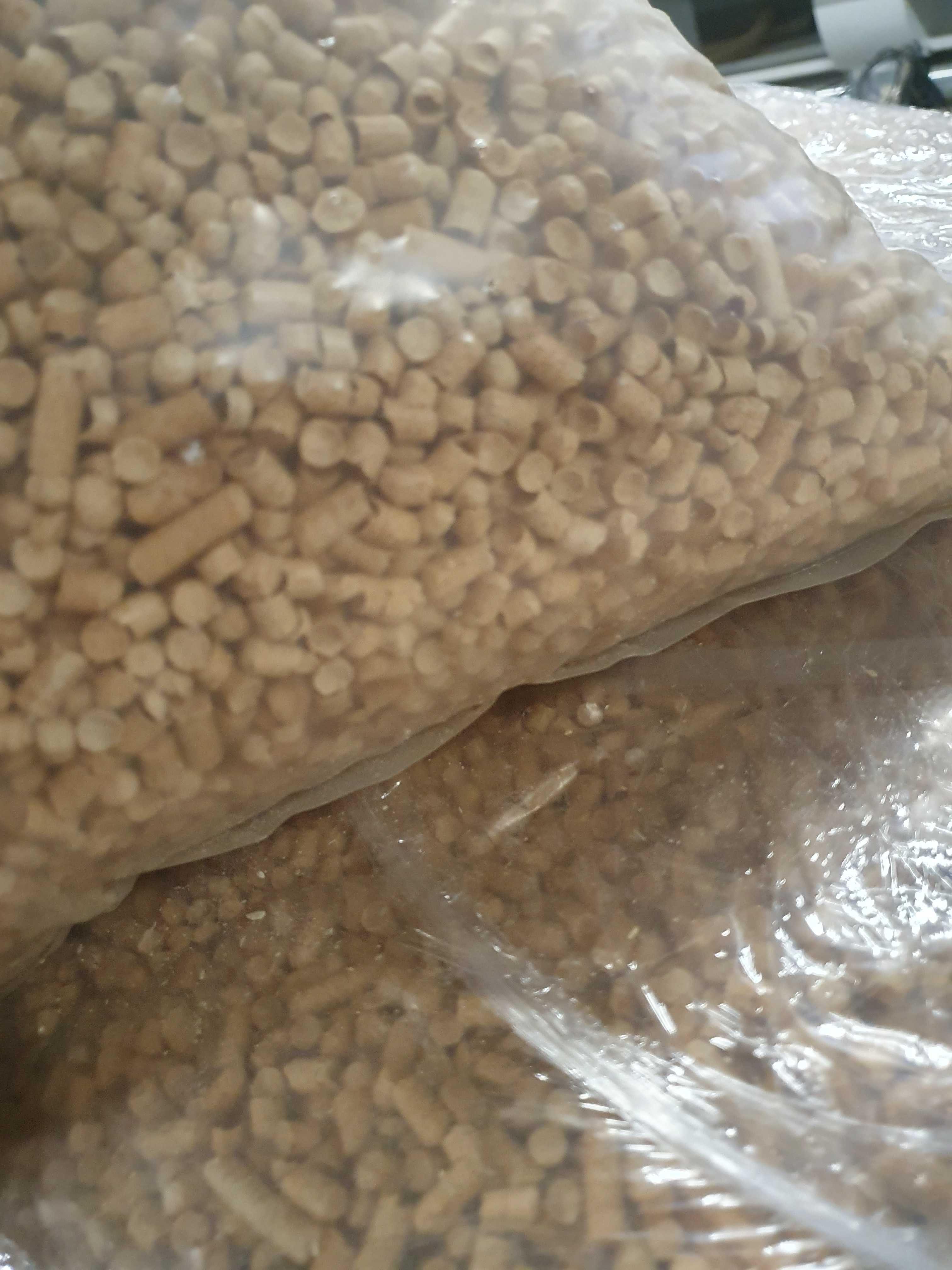 Pellet pelet sosnowy PREMIUM 15kg - produkcja Wołomin