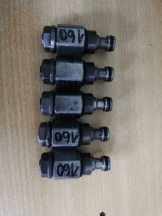 Części CASE 5150.5140.5130.5120 zawór przelewowy