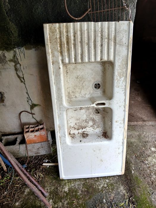 Pia em louça 1.35m Muito pesada