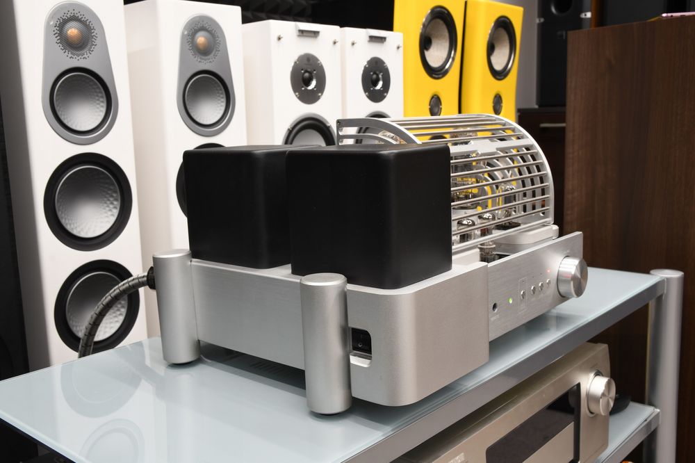 wzmacniacz stereo lampowy Yaqin MS-300C w idealnym stanie!