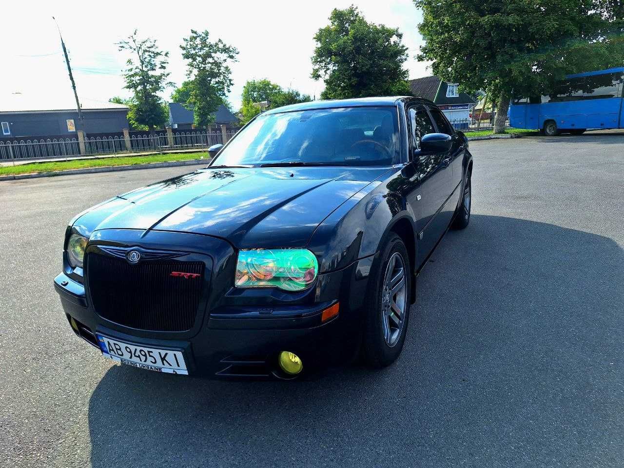 Автомобіль CHRYSLER 300C