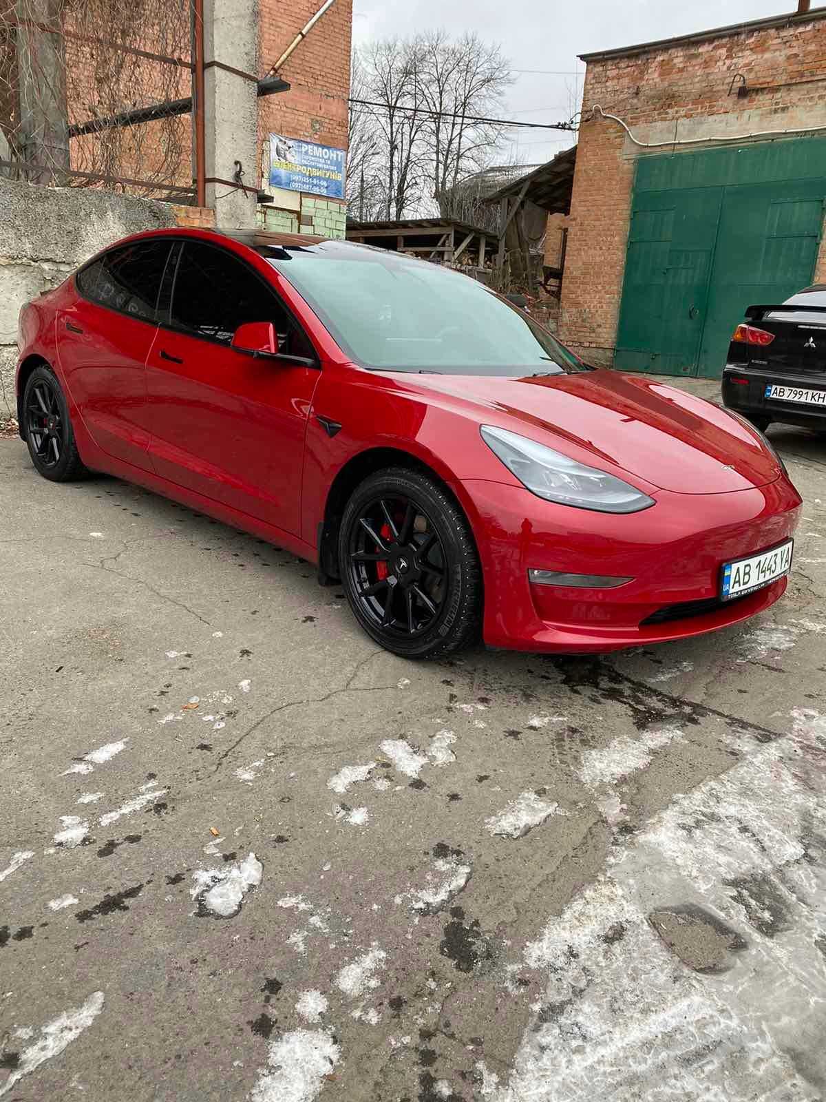 Продам авто Tesla model 3