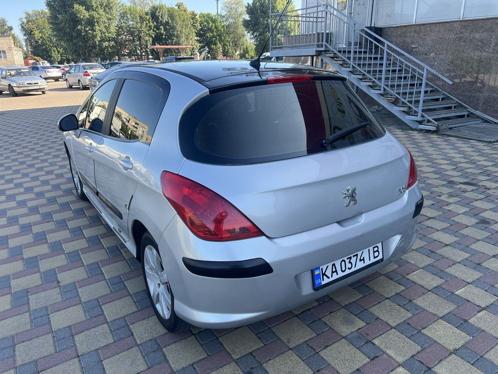 Peugeot 308 2008 рік Автомат.