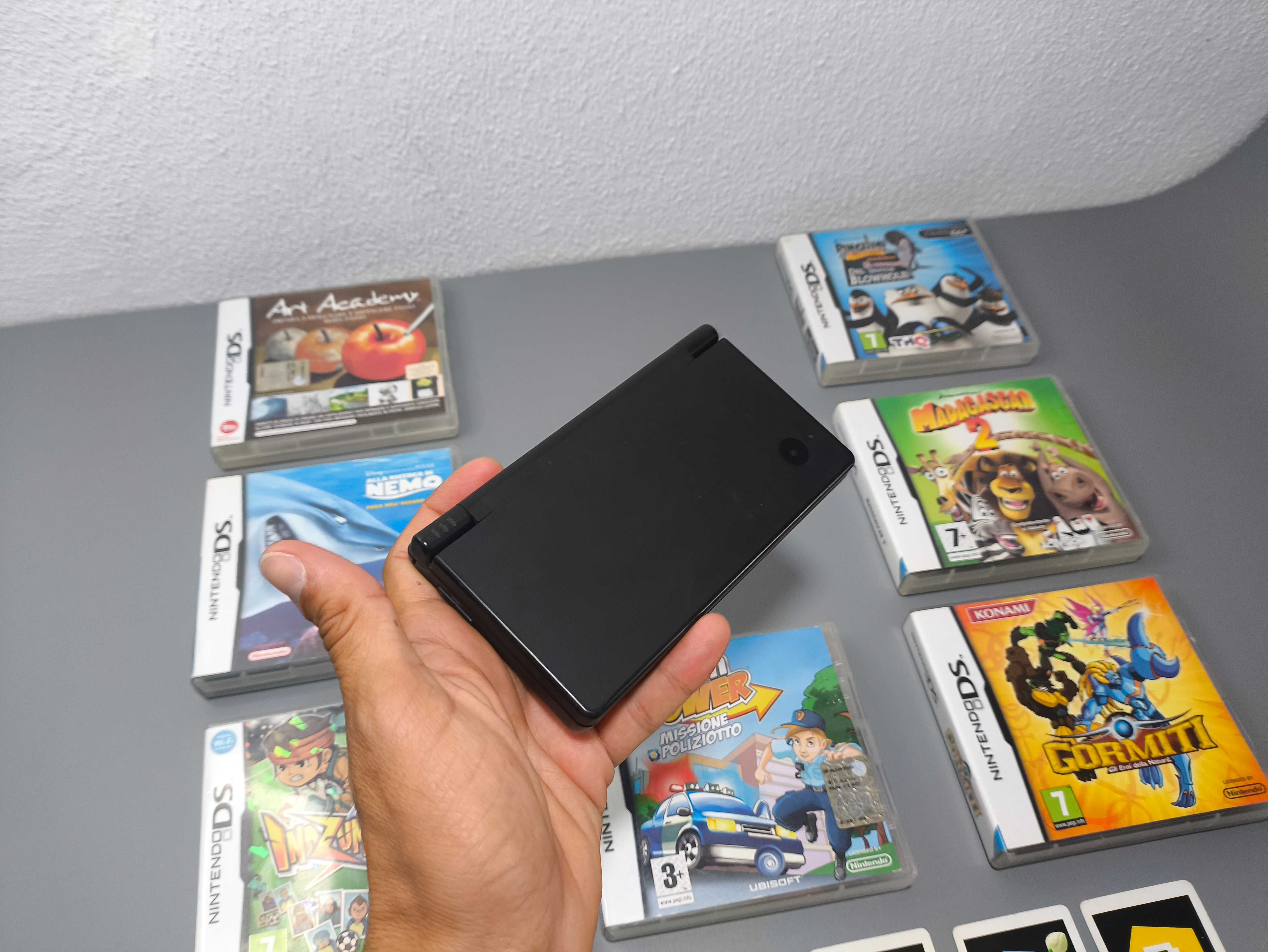 Nintendo DSi + 10 Games