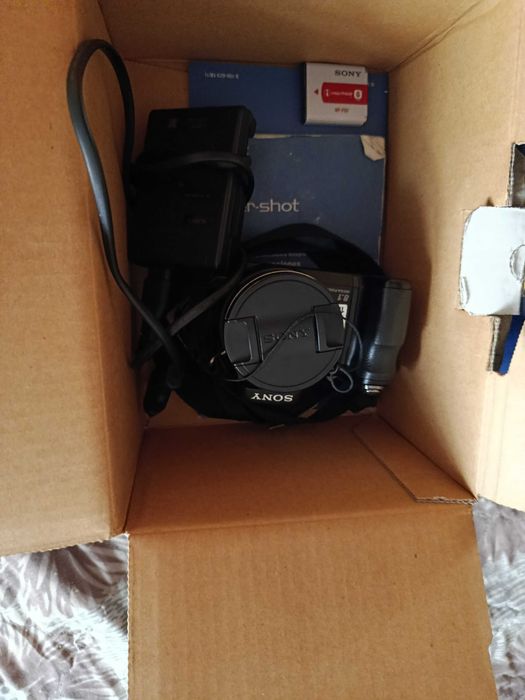 Câmara Digital Sony DSC - H9