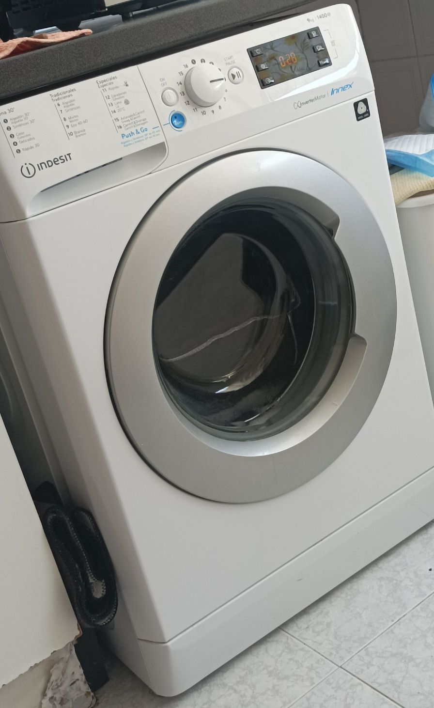Máquina de lavar roupa 9 kg