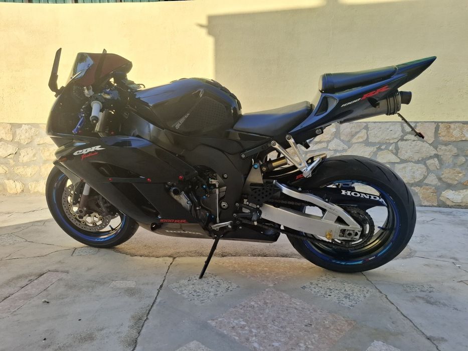 Honda CBR 1000rr vendo ou troco