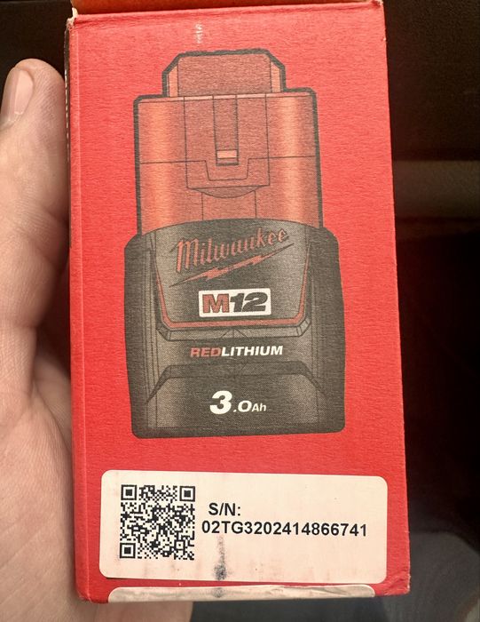 Батарея Milwaukee m12 3AH оригінал нова