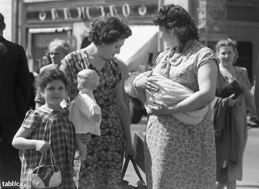 Film dokumentalny "Wycieczka nad Newę i Moskwę" z 1956r.