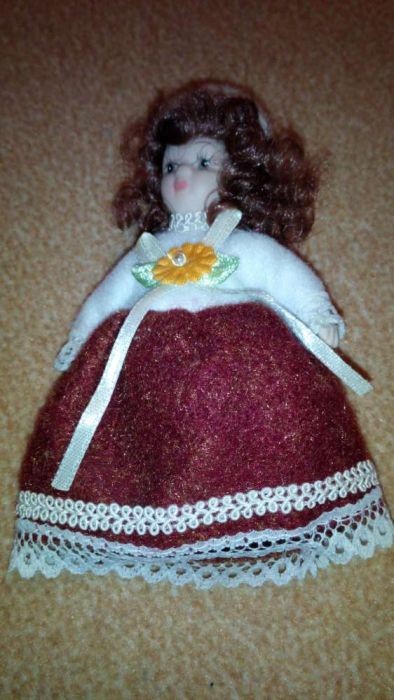 Лялька (кукла) фарфорова, декоративна.
