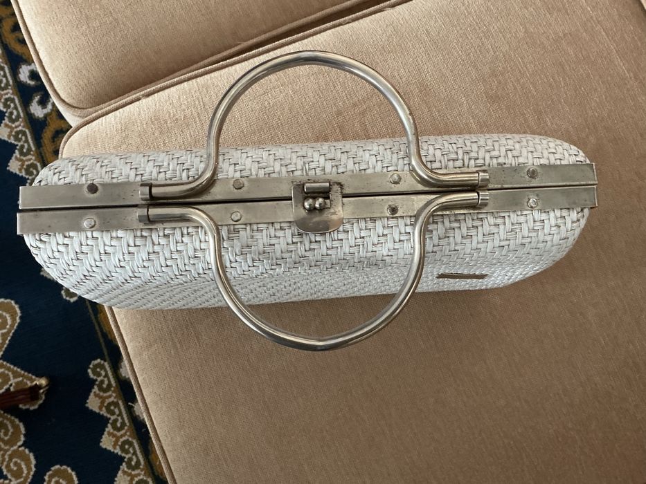 Mala de palhinha italiana branca em bom estado