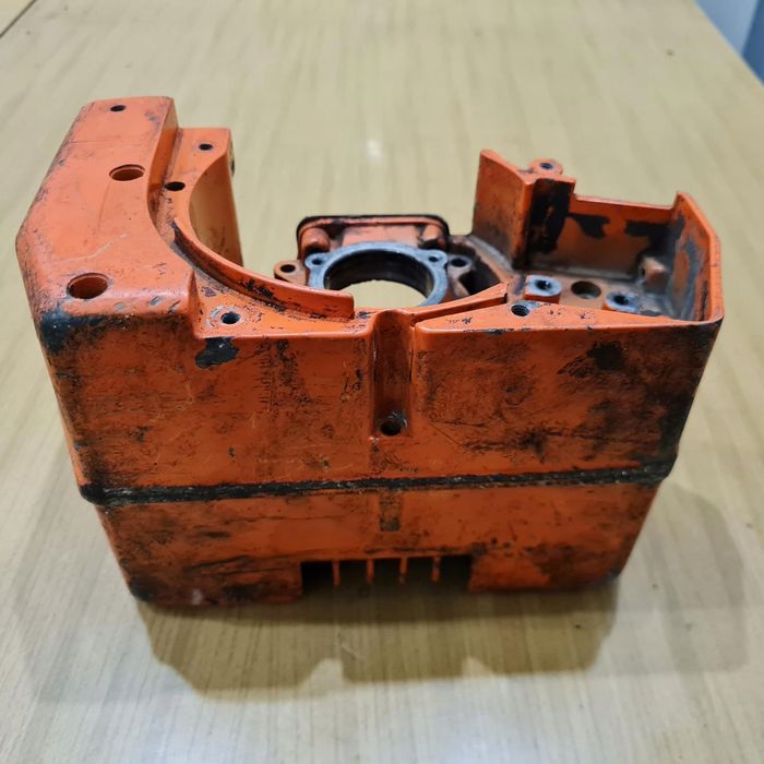 Husqvarna 244 Rx Kartery Obudowa Silnika Korpus Blok Kpl