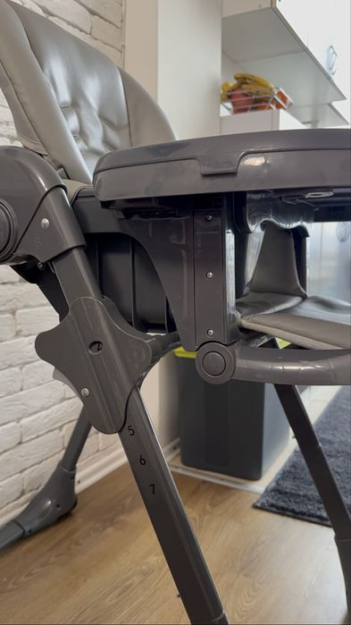 Стілець для годування