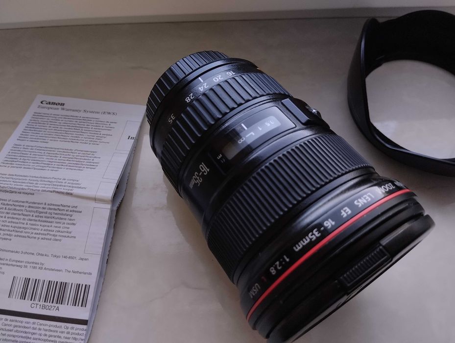 Обєктив Canon EF 16-35mm f/2,8L USM з Блендою