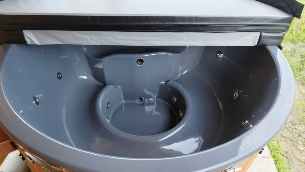 Balia ogrodowa z hydromasażem JACUZZI RUSKA BANIA