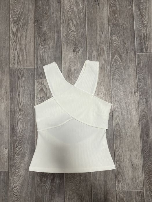 Білий ребристий кроп-топ із перехресними бретелями H&M