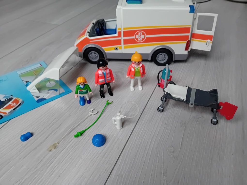 Playmobil karetka
