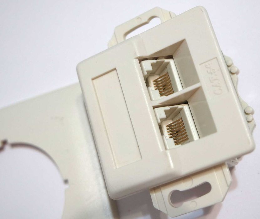 Gniazdo internetowe podwójne RJ45 Cat. 5e