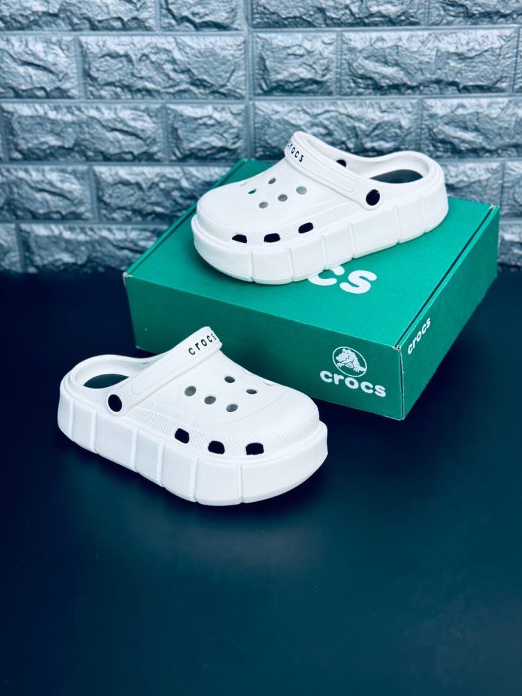 Crocs Шлепанцы женские Сабо кроксы шлепки тапочки белые Новинка сезона