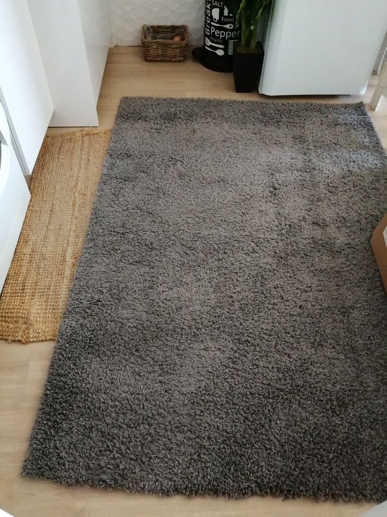 Tapete cinza IKEA