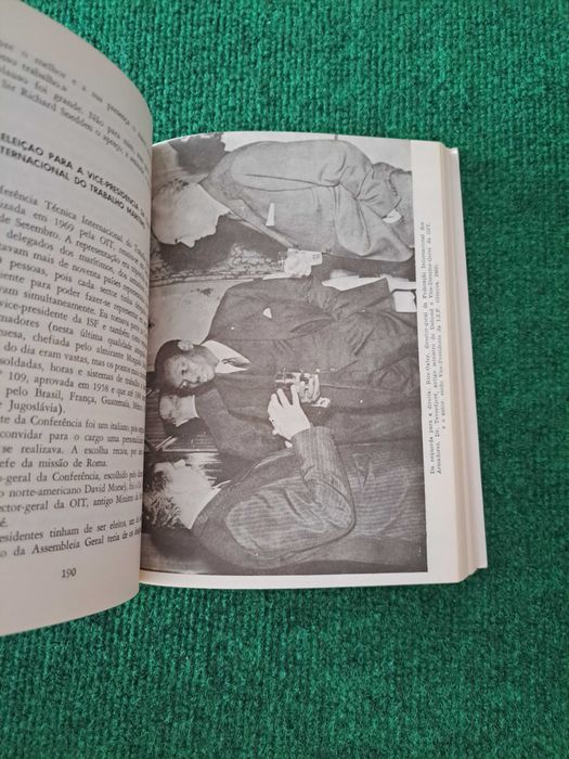 Um Açoriano no Mundo - 2 Vols. - Visconde do Botelho (Açores)