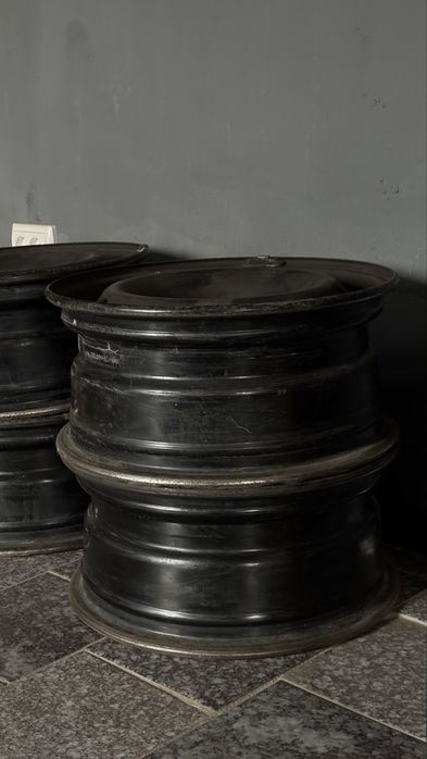 диски на автомобіль reno r15