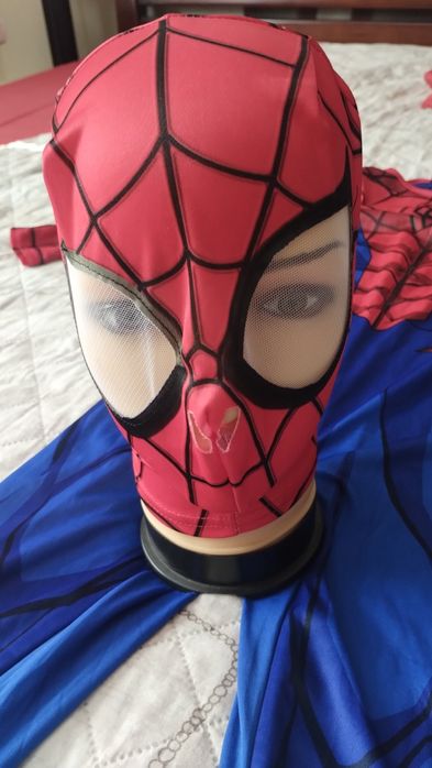 Продам комбинезон Marvel