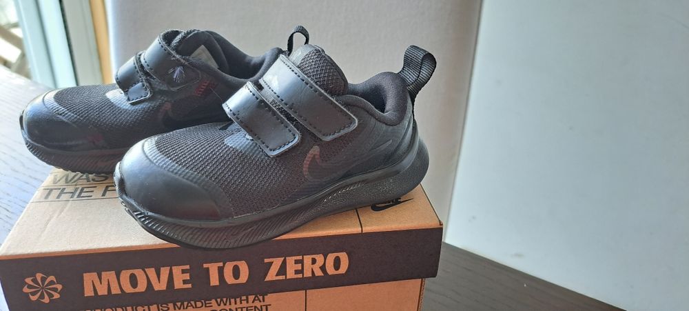 Vendo sapatilhas nike bebé nr 22