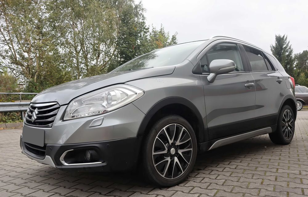 Suzuki SX4      2013