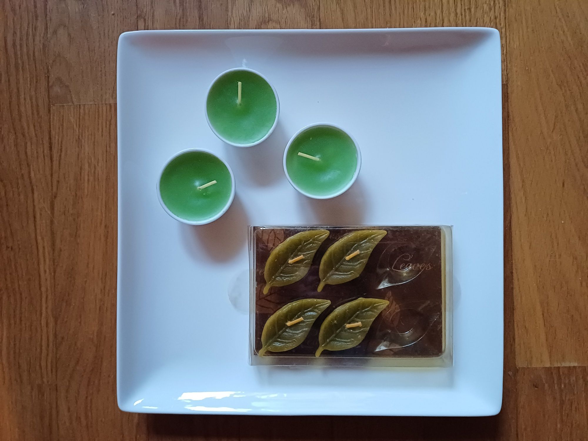 3 velas verdes pequenas + 4 velas em forma de folha