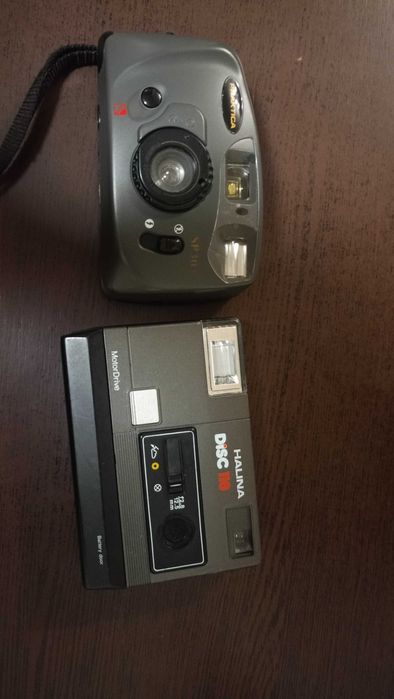 Пленочный фотоаппарат ,дисковий halina,praktica
Й