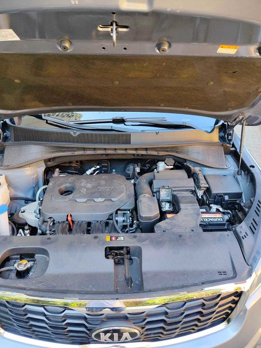 Машина Kia Sorento CRDI 2.4L 2019 года 42500 Км Идеал