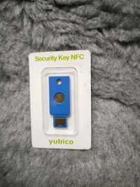 Klucz zabezpieczeń USB Yubico Security Key NFC niebieski