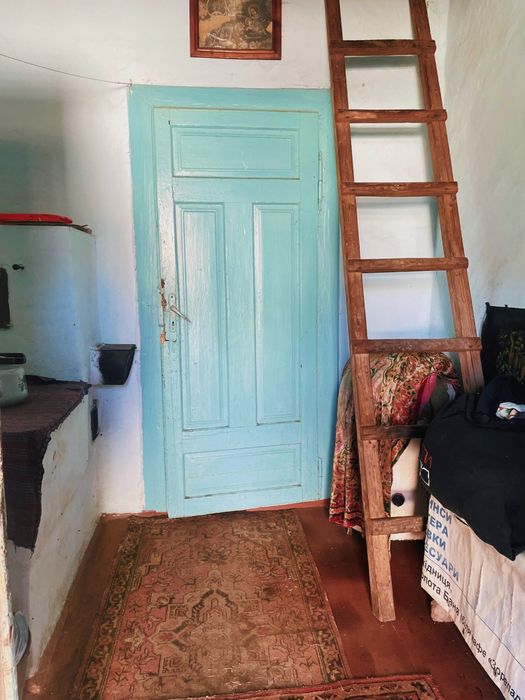 Мальовнича украінська хатина.Бізнес ідея для відпочинку. Земля в горах