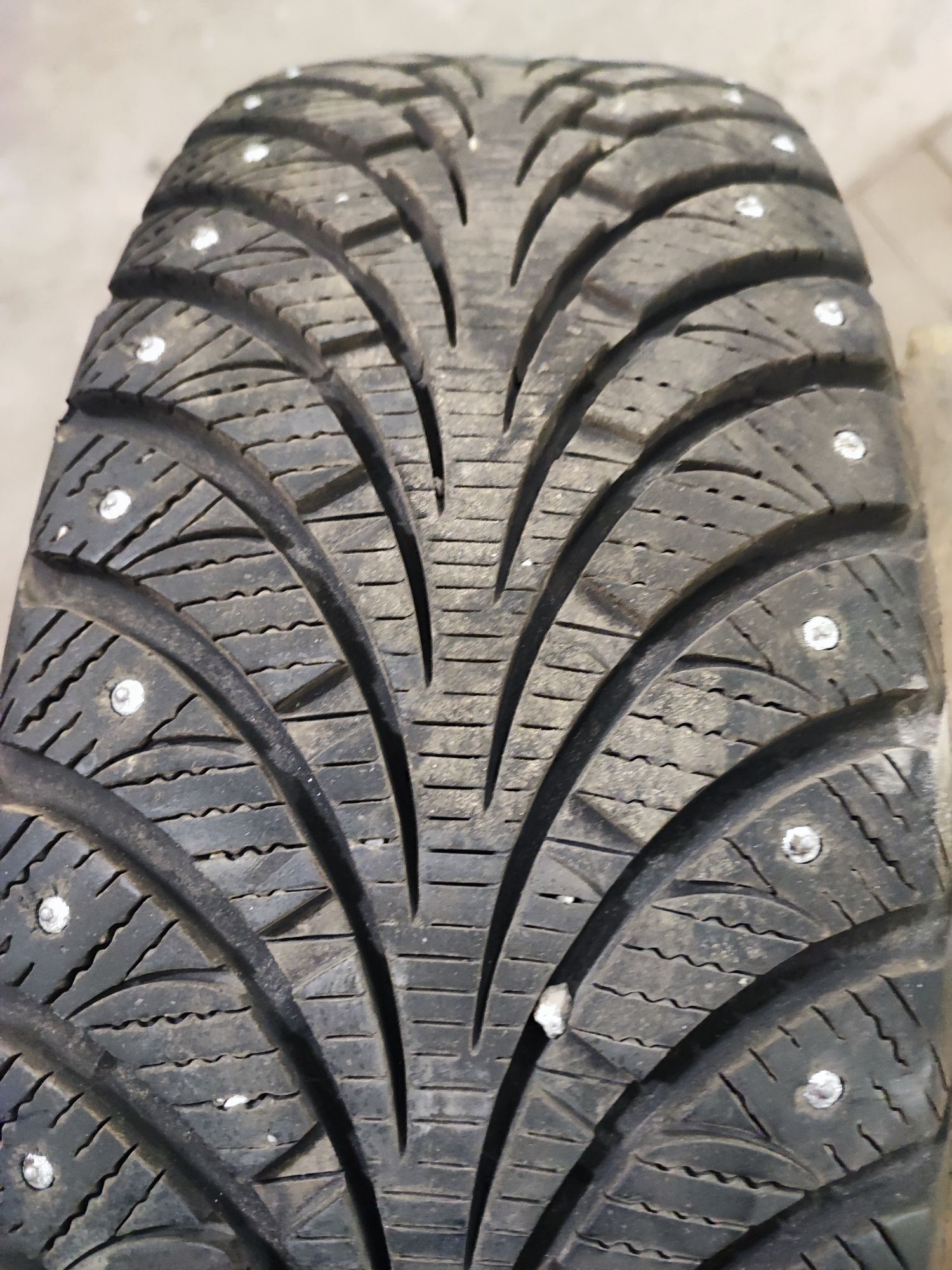 Зимня резина Sava Eskimo Stud 195/60/R15 на дисках 4*114.3 R15