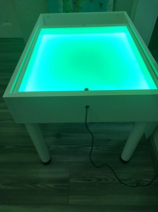 Столик дитячий зі стульчиком.