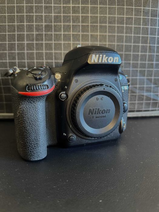 Nikon D750 com ~180k disparos