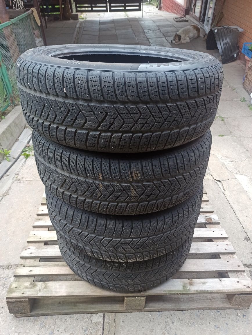 Шини Pirelli Scorpion Winter 235/55 R20